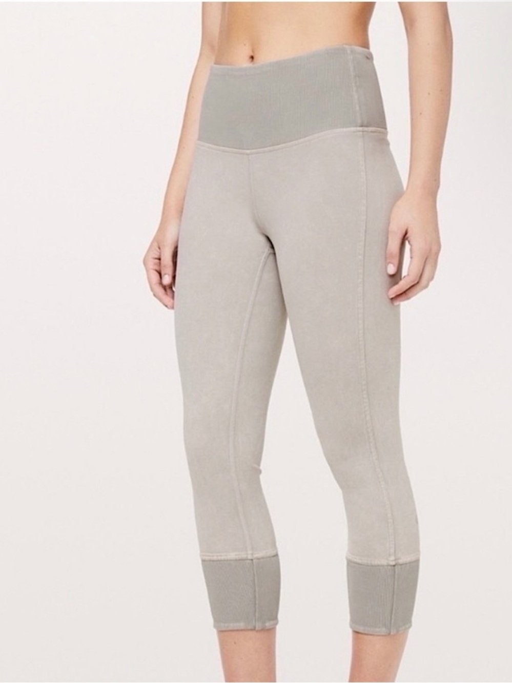 Lululemon wonder under crop leggings